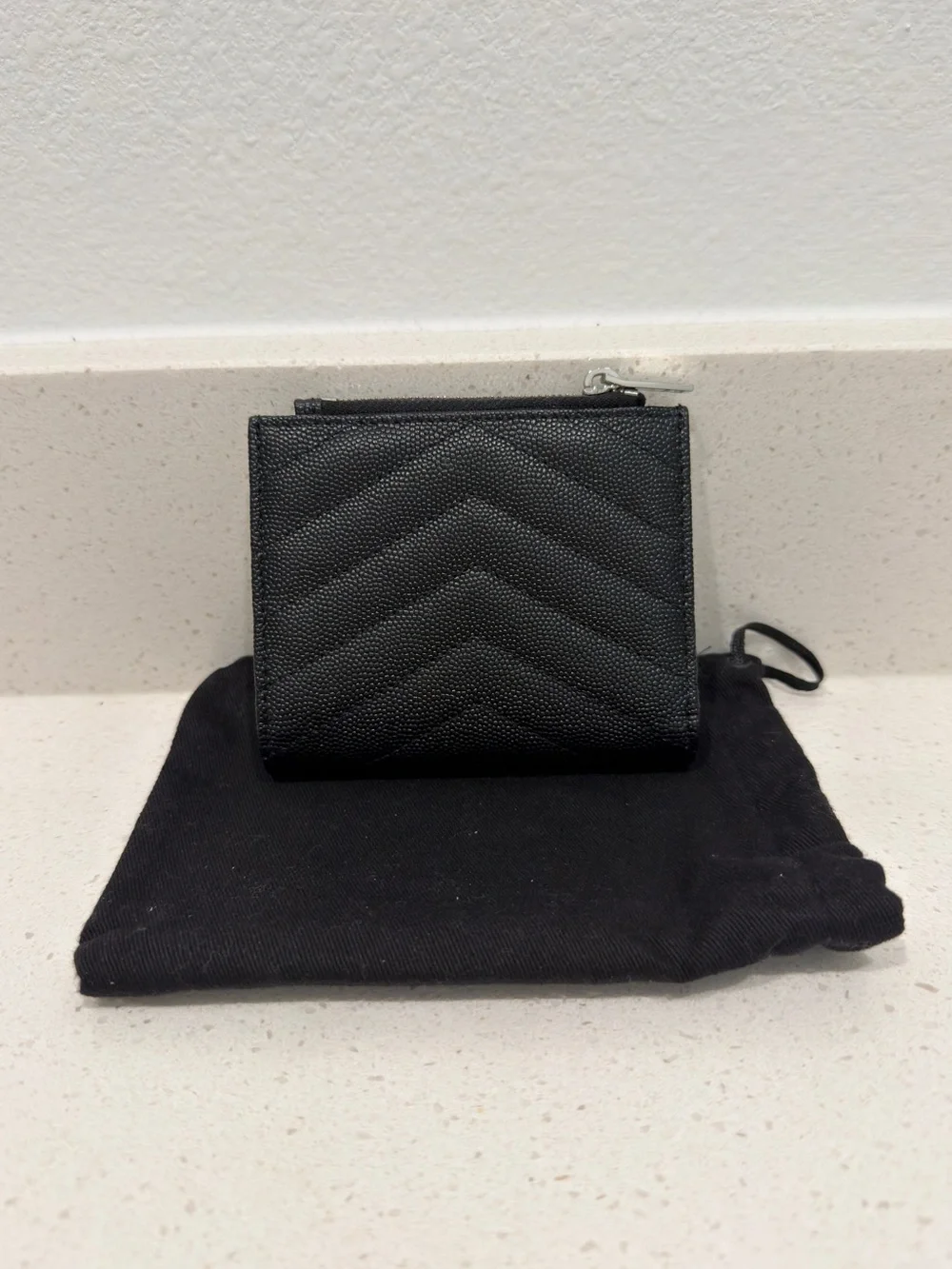 N/A sleek black